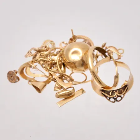 Diverse defekt guld, 18K, 11,58g.