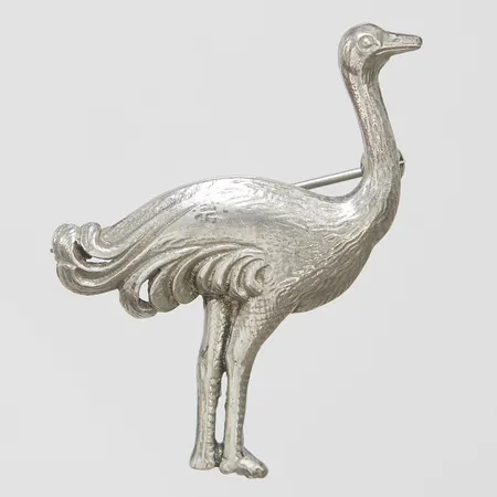 Brosch struts, fågel, lägd 5cm, bredd ca 38mm, importstämpel, 830/1000 silver Vikt: 9,4g Vikt: 9,4 g