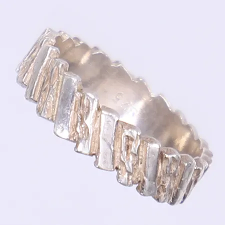 Ring med räfflad dekor stl 17 bredd 4mm silver 925/1000 Vikt: 3 g