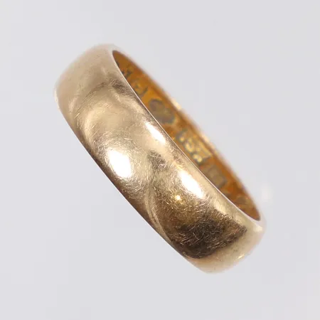 Slät ring stl:16, gravyr, 18K Vikt: 5,1 g