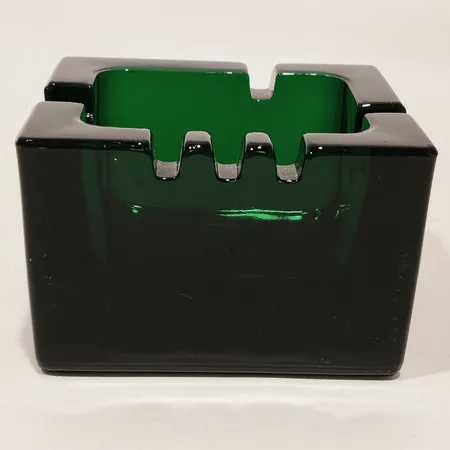 Askkopp i grönt glas, 10cmx8cmx6,5cm, osignerad 