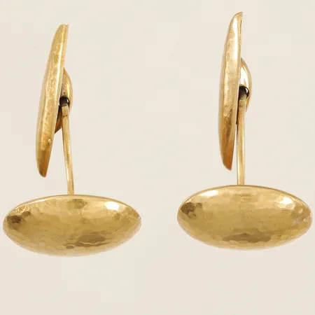 Ett par manschettknappar hamrade 16x12mm 18K Vikt: 6,3 g
