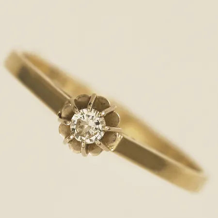 Ring med diamant 0,08ct enligt gravyr stl:17 bredd 1,6mm 18K Vikt: 1,7 g