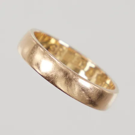 Ring stl:17 bredd 3,9mm, gravyr, smärre spricka, 18K, Vikt: 3,8 g