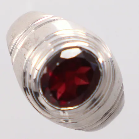 Ring silver stl:19mm röd sten silver 925/1000 Vikt: 11 g
