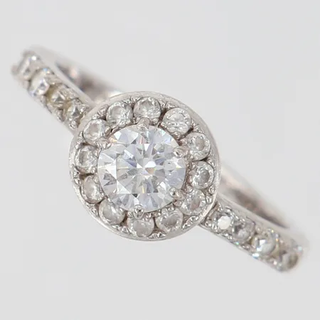 Ring GHA med vita stenar stl:17 bredd 2,5-8,5mm silver 925/1000 Vikt: 2,9 g