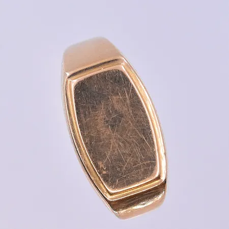 Klackring stl:18, bredd 4-10 mm 18K. Vikt: 2,6 g