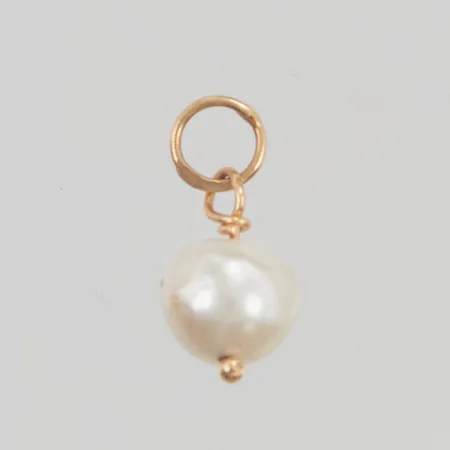 Hänge pärla ca 6mm 18K 0,6g.