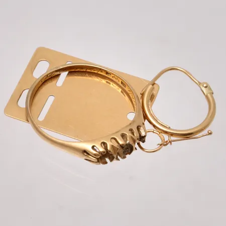 Diverse defekt guld, 18K, 4,26g.