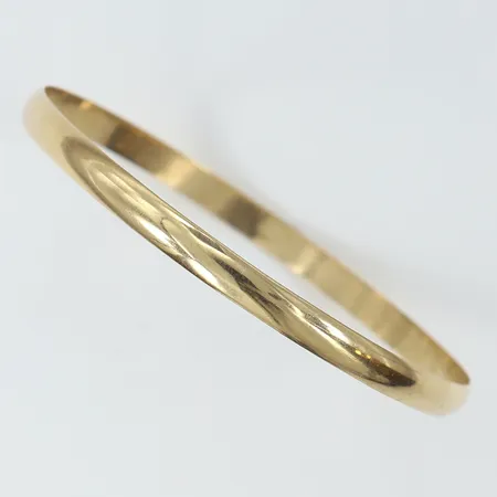 Armring Ø67,5mm bredd 5mm 9K.  Vikt: 10,1 g