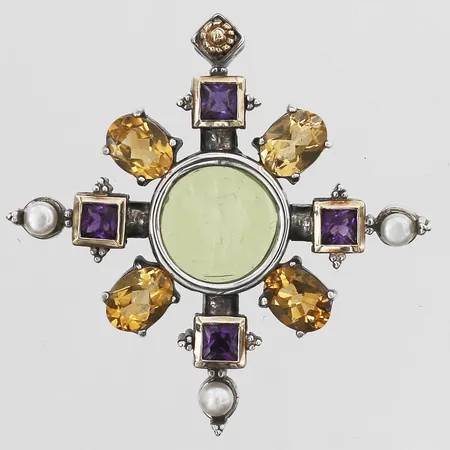 Hänge med intaglio, ametister, citriner och odlade pärlor Ø4mm, längd 46mm, bredd 46mm, Italien, detaljer i 18K, silver 925/1000 Vikt: 19,8 g
