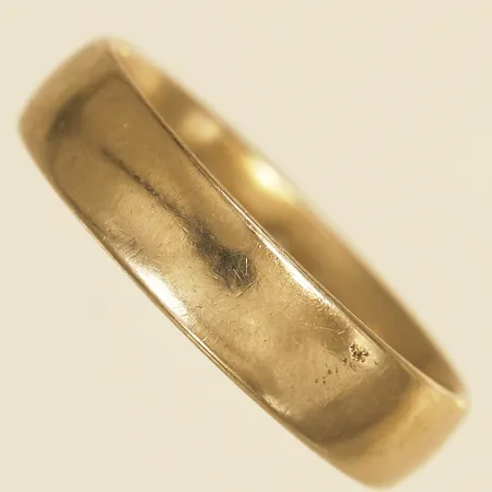 Ring slät stl:21¼, bredd 6mm gravyr vitguld, 18K Vikt: 9,5 g