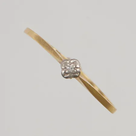 Ring skev 18K 1,1g.