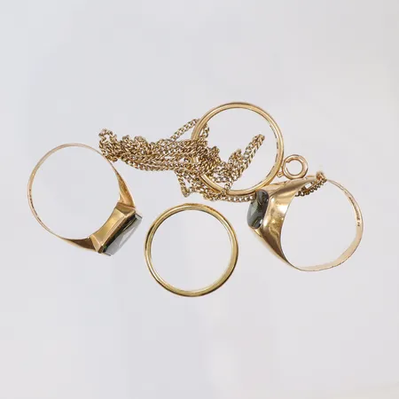 Diverse guld med stenar, gravyr 18K Vikt: 21,4 g