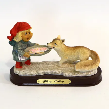 Figurin Tomte med räv, formgivare Rolf Lidberg, tillverkad av RBA 9000-0642, längd ca: 10cm, bredd ca: 16cm, med kartong