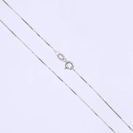 Halskedja Venezia 42cm, bredd 0,5mm, något bucklig, vitguld 18K Vikt: 1,2 g