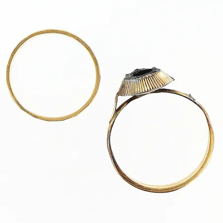 2 ringar med gravyr/defekter, 14K Vikt: 4,1 g