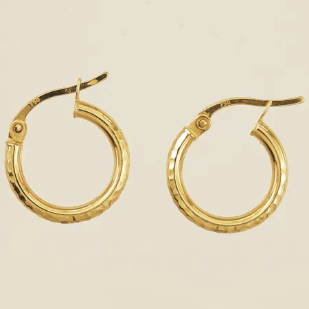 Ett par örhängen creoler facetterade Ø13mm bredd 2mm 18K Vikt: 0,8 g