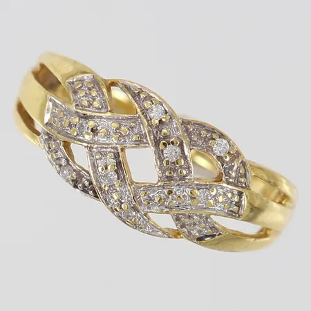 Ring med diamanter totalt 0,05ctv stl:17 bredd 2-8,5mm 18K.  Vikt: 3,5 g