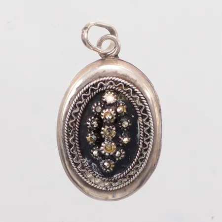Hänge fotogömma längd 3,5cm bredd 18,6mm, markasiter en saknas, silver 830/1000 Vikt: 7,1 g
