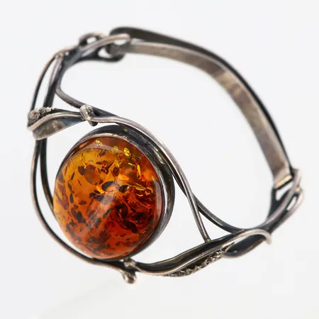 Armring med bärnsten Øca55cm bredd: 5-40mm, öppningsbart, skev, ostämplat silver, bruttovikt: 21,8 gram Vikt: 275 g