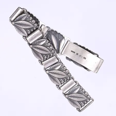Armband med dekor längd 16cm bred 15mm Malmö 1948 silver 830/1000 Vikt: 23,7 g