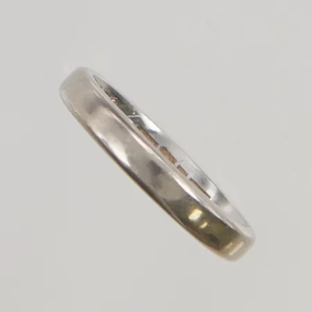 Ring stl:16½ bredd 3mm gravyr, 18K 3,7g.