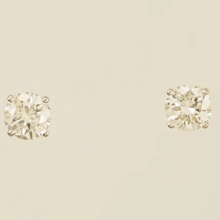 Ett par örhängen med diamanter ca 2 x 0,60ct kvalitet ca W-TCr SI1 vitguld 18K Vikt: 1,2 g