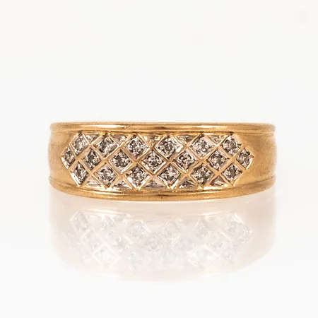 Ring Guldfynd med 19 x ca 0,005ct 8/8-slipade diamanter stl:17 bredd 3-6,5mm 18K 3,4g. 