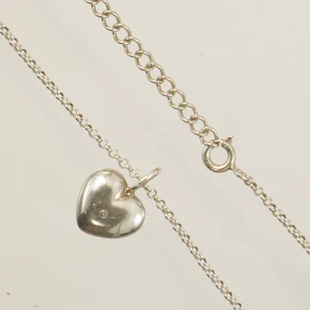Kedja 45,5cm bredd 1,5mm hänge hjärta med vit sten 15x10mm 925/1000 silver Vikt: 3,2 g