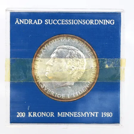 Minnesmynt Carl XVI Gustaf ändrad successionsordning 1980, nominellt värde 200kr, etui, silver 925/1000 Vikt: 26,9 g