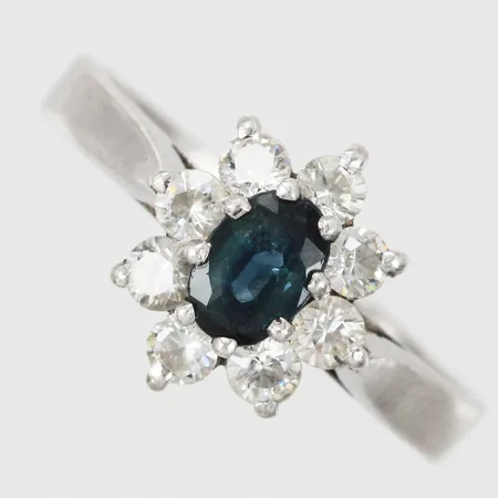 Ring med färgade stenar stl: 17¾ bredd: ca 2-10mm silver 925/1000 Vikt: 2,4 g