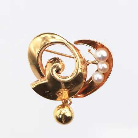 Brosch med odlade pärlor, 28x24mm, 18K Vikt: 3 g