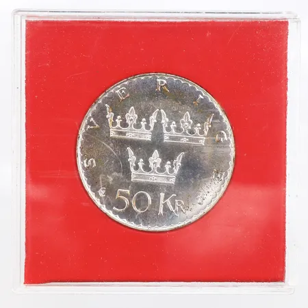 Minnesmynt, Ø36mm "I Sverige utgår från folket all offentlig makt, Valör: 50kronor, år 1975, etui, 925/1000 silver Vikt: 27,2 g