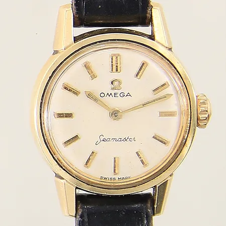 Damur Omega Seamaster stål manuell Ø22mm, plexiglas samt boett med mindre repor, läderband ej original med slitage, inga tillbehör 