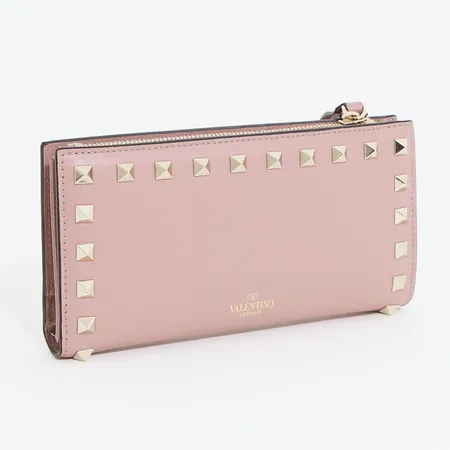 Plånbok Valentino Garavani Rockstud Medium plånbok, beige-rosa, nitar i guldfärgad metall, plats för 12 kort, fack med dragkedja i mitten samt tre stora fack, dustbag, etiketter, etui, nyskick.