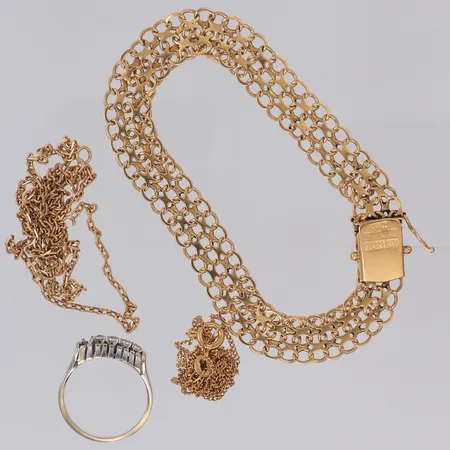 Diverse guld, skadat, defekt, 18K  Vikt: 24,9 g