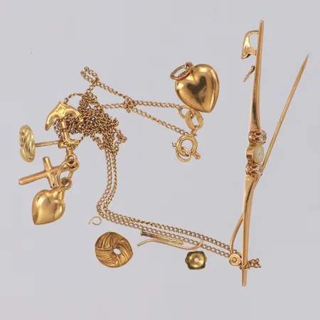 Diverse guld, stenar, skadat, defekt, 18K  Vikt: 5,7 g
