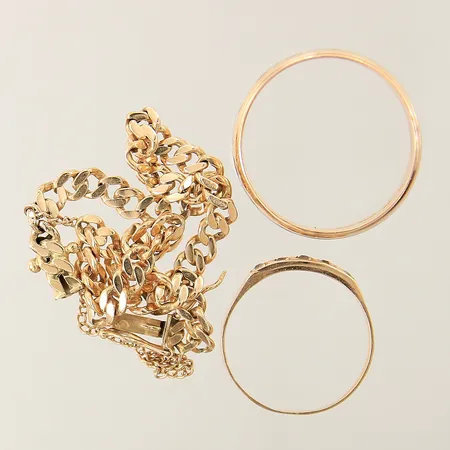 Diverse guldsmycken stenar skeva gravyr 18K Vikt: 15,8 g