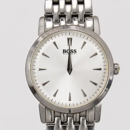 Damur Hugo Boss Ø: ca 33mm, referensnr: HB.173.3.14.2468 vit urtavla stål stållänk viklås, batteribyte krävs inga tillbehör