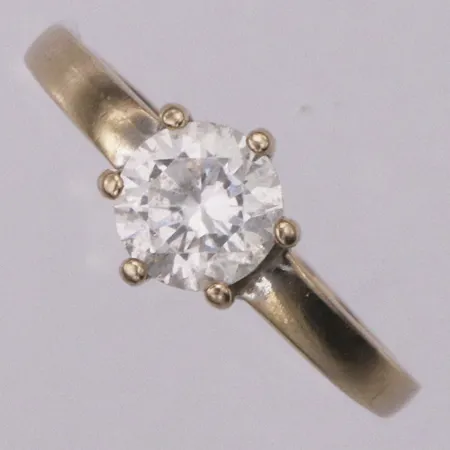 Ring med vit sten, lös i fattning, stl:17½, ostämplad, 18K Vikt: 2,7g Vikt: 2,7 g
