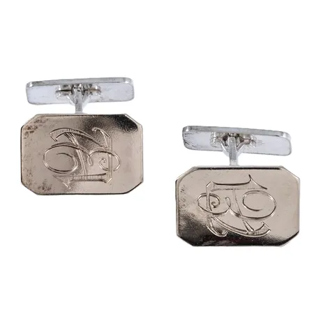 Manschettknappar delvis förgyllda 18,5x12,5mm, monogramgravyr, silver 830/1000 9,1g. 