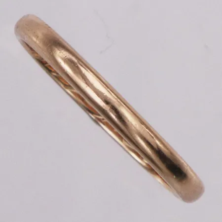 Ring, slät, stl 20½, gravyr, 14K Vikt: 2,8 g