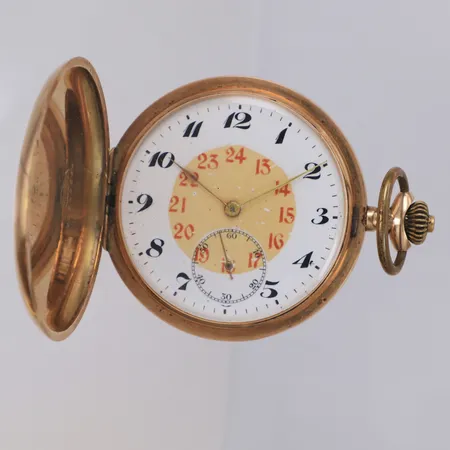Fickur Savonette, två boetter i 14K, manuell, 51mm, boettnr N231056U 231056, gravyr, löst plexiglas, skadad urtavla, visare saknas, repor, bucklor, bruttovikt 92,9g