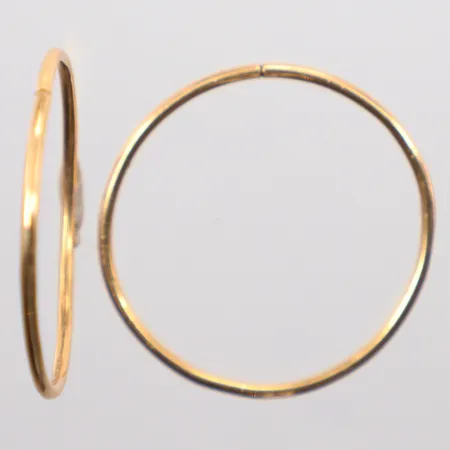 Ett par örhängen Creoler, Ø29mm, något ojämna 18k  Vikt: 2,4 g