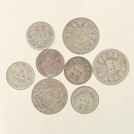 Diverse olika silvermynt, åtta stycken, olika år samt valörer, bruksslitage, silver 600/1000 Vikt: 26 g