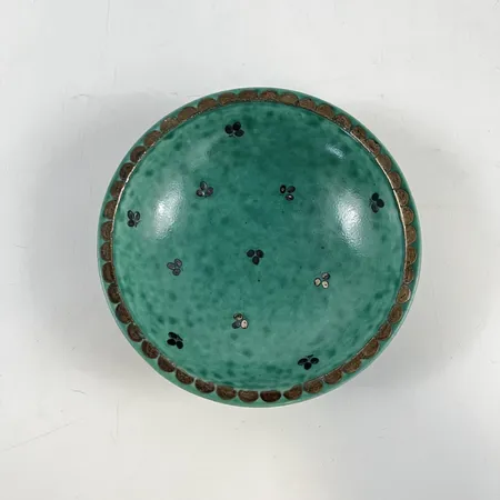 Skål Argenta, Wilhelm Kåge för Gustavsberg, grönglaserat stengods med silverdekor, höjd ca 5cm, Ø15cm, modell 1094