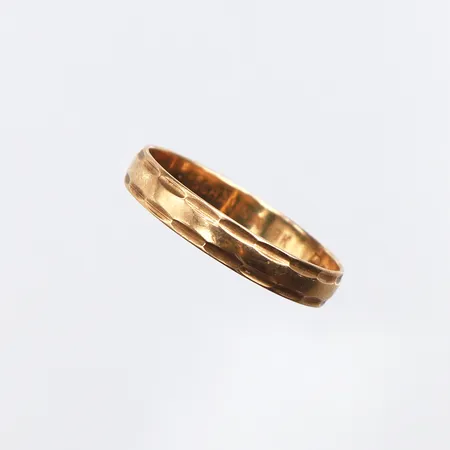 Ring mönstrad Stl:18½, bredd: 3,5mm, gravyr, 18K Vikt: 1,9 g