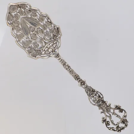 Kakspade med genombruten organisk dekor, längd ca 19,4cm, GEWE, 830/1000 silver Vikt: 40,7 g