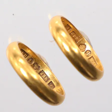 2 ringar släta gravyr, stl 16¾,  23k   Vikt: 8,2 g